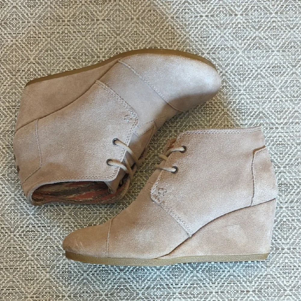 Toms Kala Desert Suede Wedge Lace-up Booties